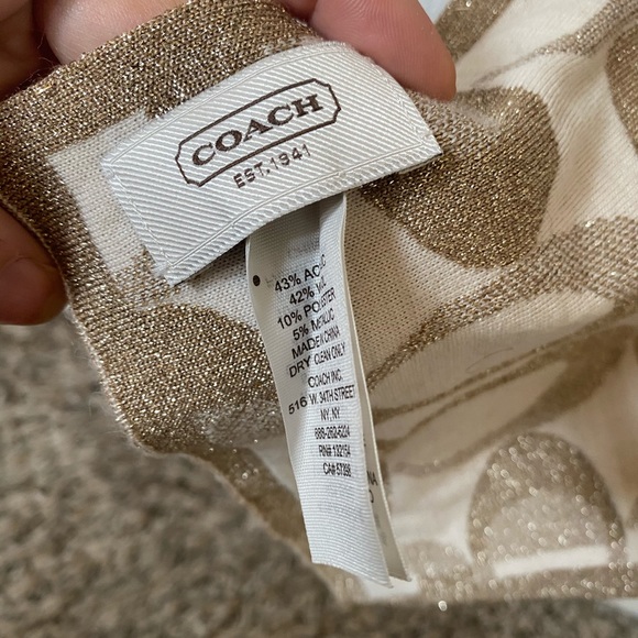 Coach fashion scarf - Picture 2 of 2